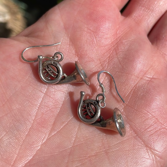 Sterling silver musical instrument earrings - Picture 1 of 12